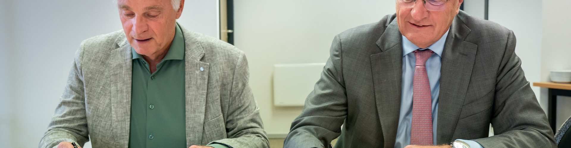 Официален фиксинг на БНБ и валутен калкулатор Investorbg